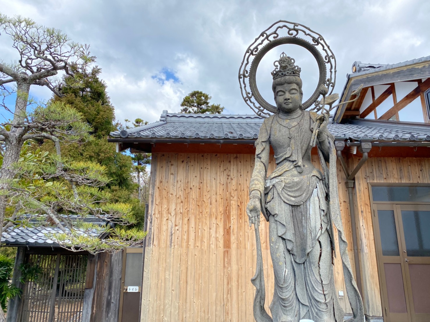 28mの阿弥陀如来像 長浜びわこ大仏 の駐車場 写真ガイド 琵琶湖アウトドアマップ