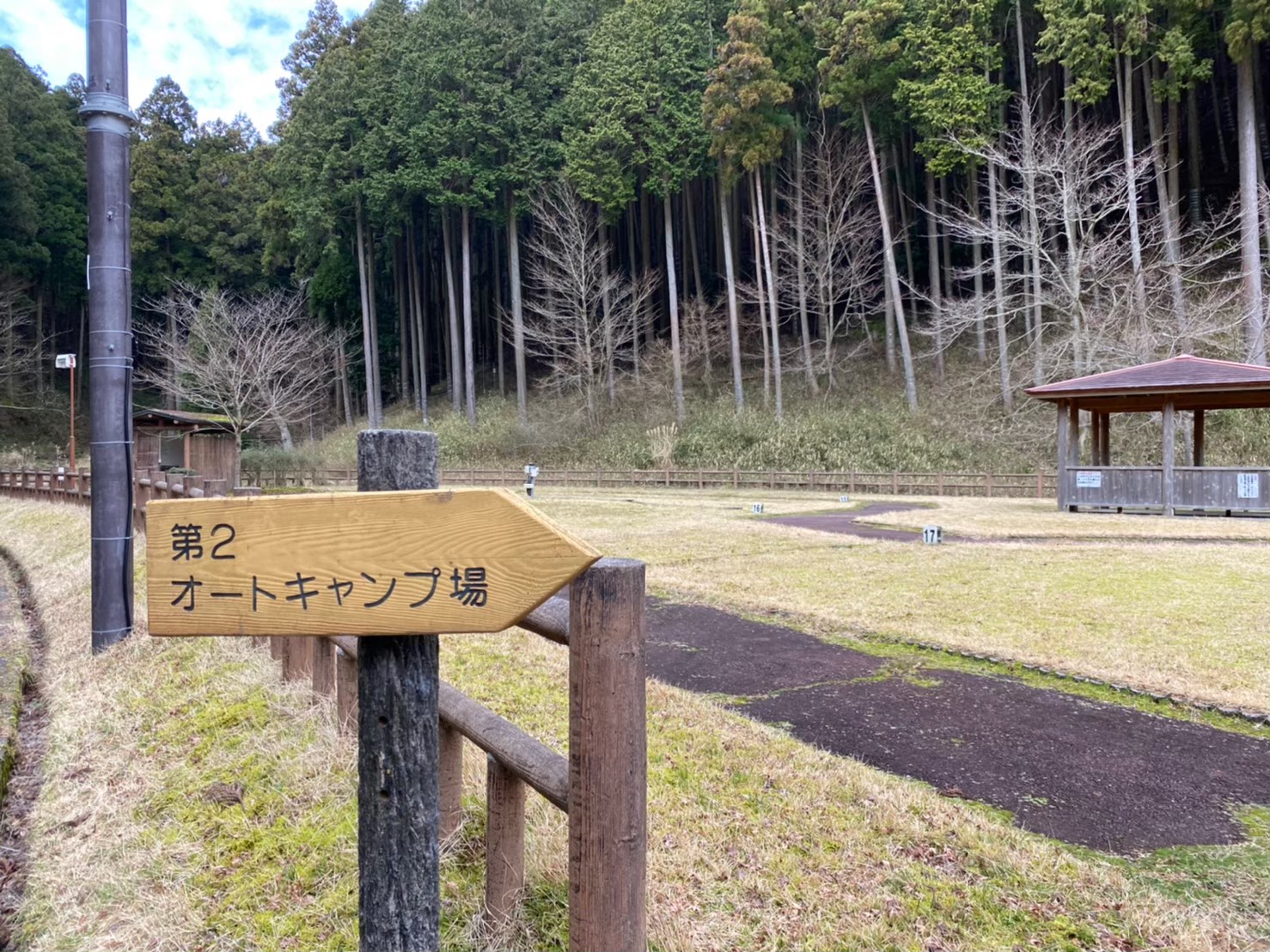 関西最大級のダム湖畔キャンプ場 甲賀市 青土ダムエコーバレイ 攻略ガイド 駐車場 トイレ 琵琶湖アウトドアマップ